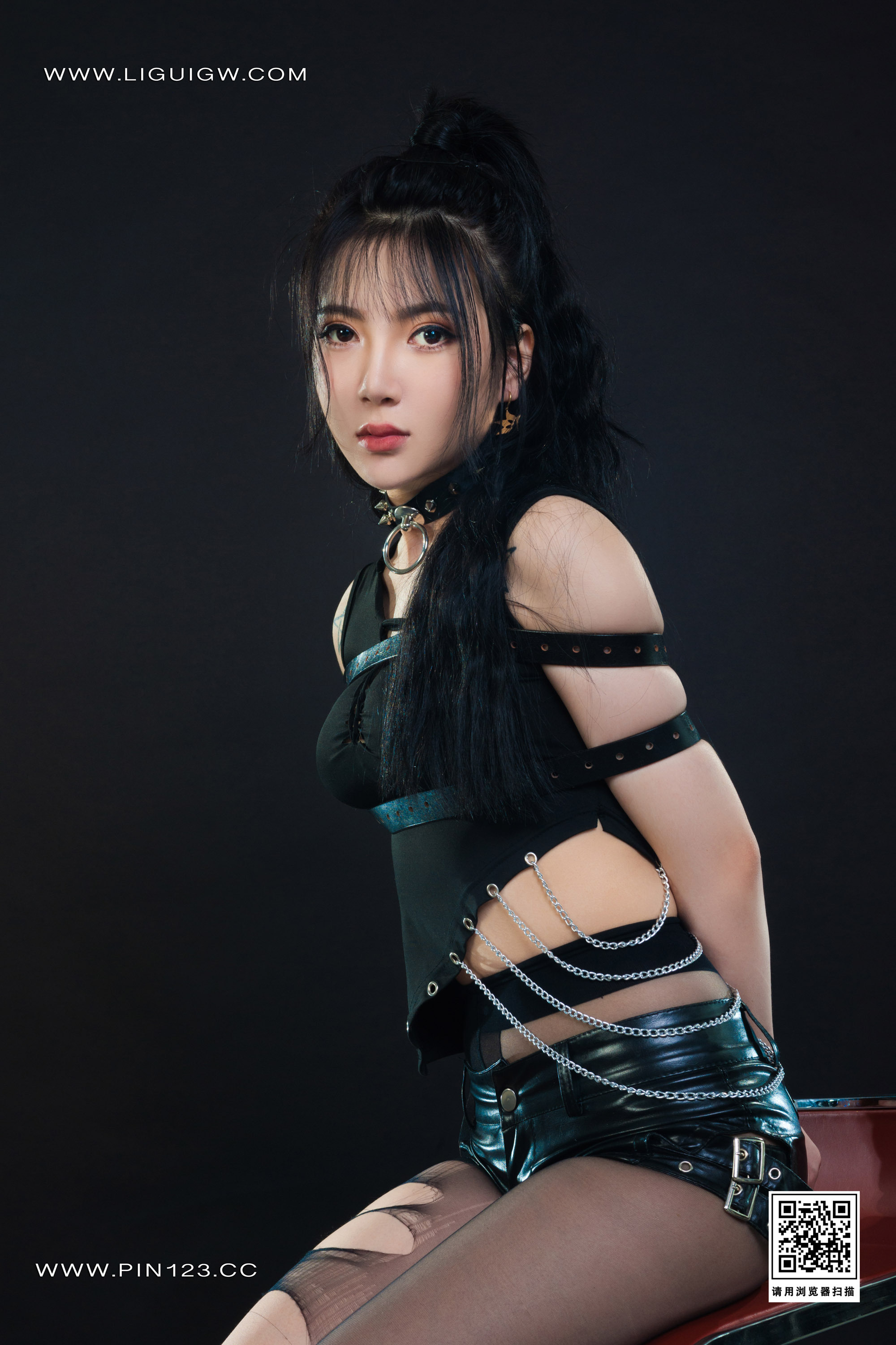 Ligui丽柜 2023.08.18 撕袜四马 小七